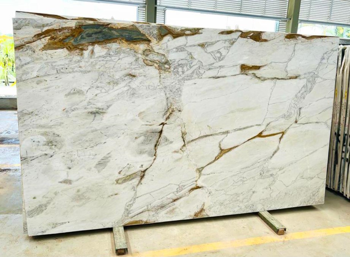 Calacatta Michelangelo Quartz