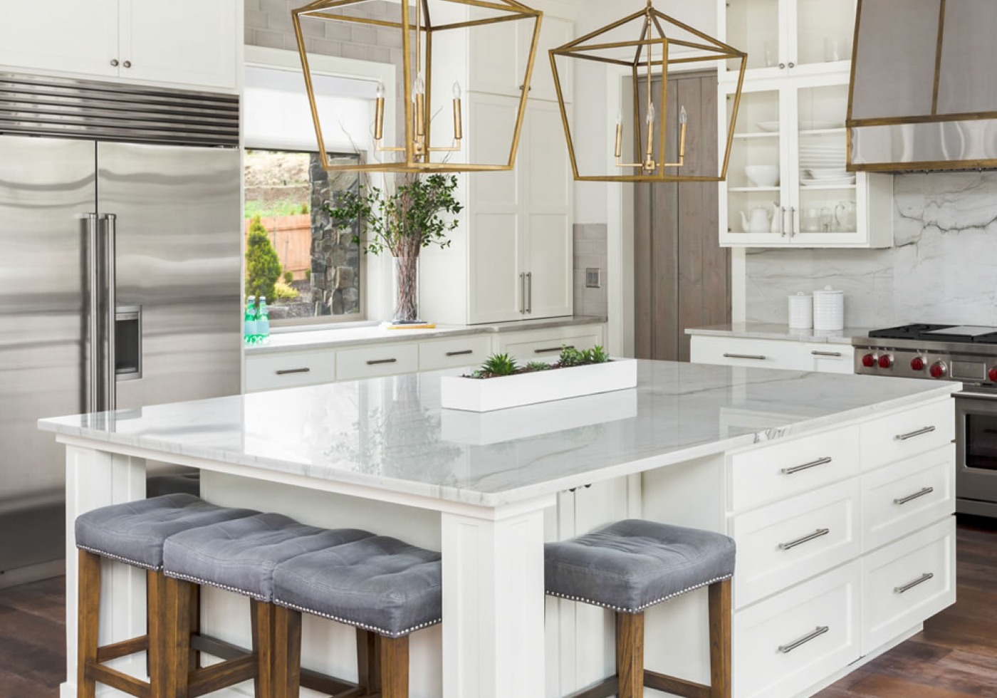 Top Quartz Styles for White Cabinet Kitchens