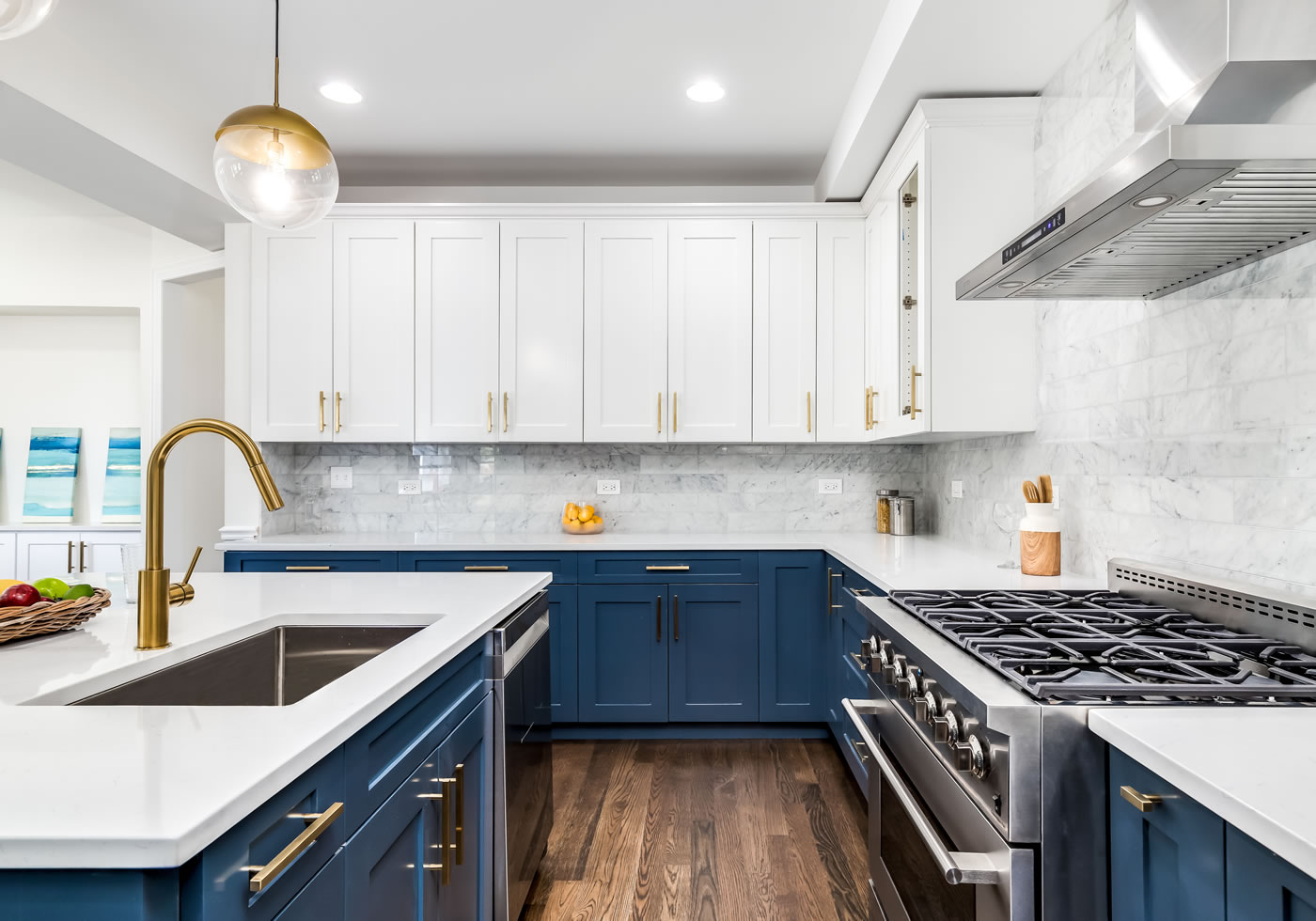 Lighthouse Point: Nautical Blue Accents with Light Quartz